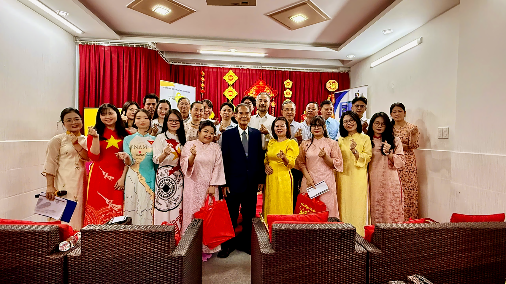 tri an thay vinh danh tan luat su nhan vien uu tu 2