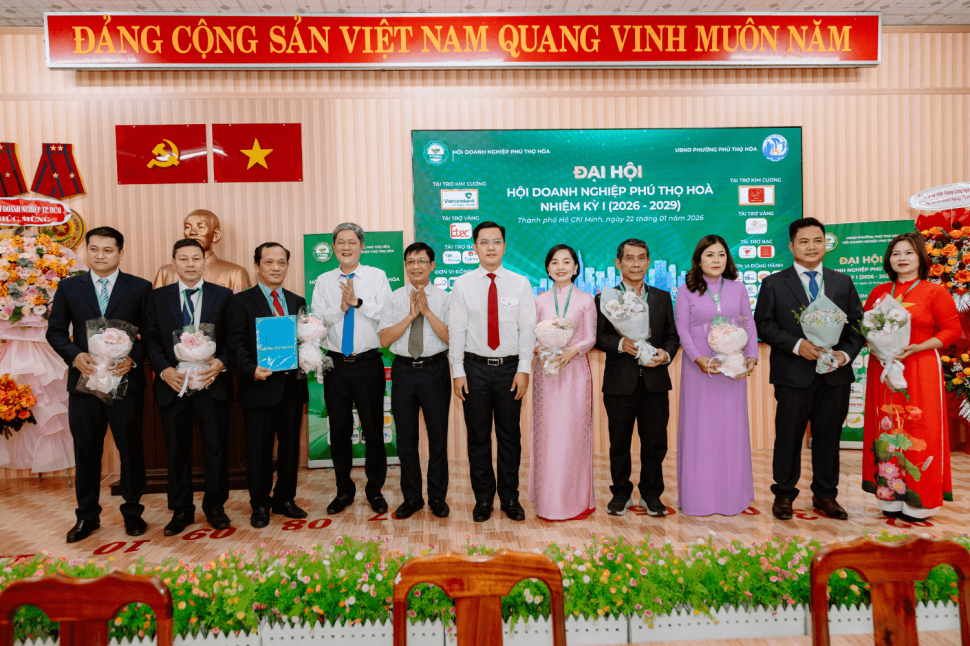 Luat Nguyen dong hanh cung dai hoi hoi doanh nghiep phu tho hoa nhiem ky i