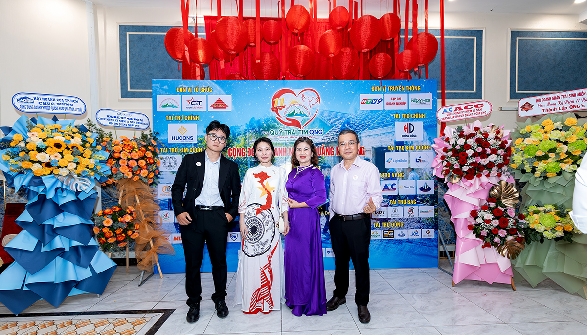 Ban lanh dao Luat Nguyen Group tai su kien QNG