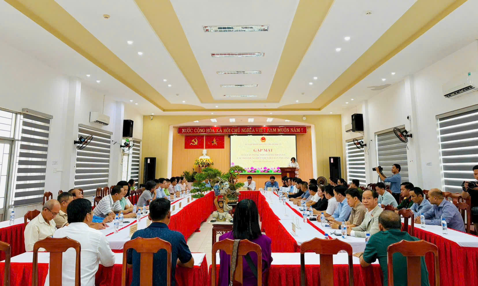 Luật Nguyễn Group đồng hành nâng tầm cộng đồng doanh nhân phường Nghĩa Lộ